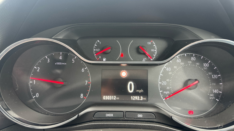 Vauxhall Crossland X 1.2T ecoTec [110] Tech Line Nav 5dr [6 Spd] [S/S] Petrol Hatchback